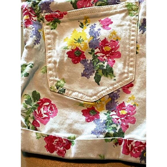 Bullhead Co. Vintage Rose Garden Mom Short size 9 - Picture 3 of 7